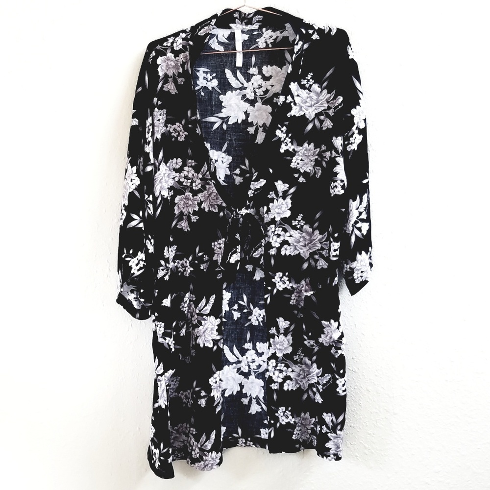 SPIRITUAL GANGSTER Floral Kimono Size One Size